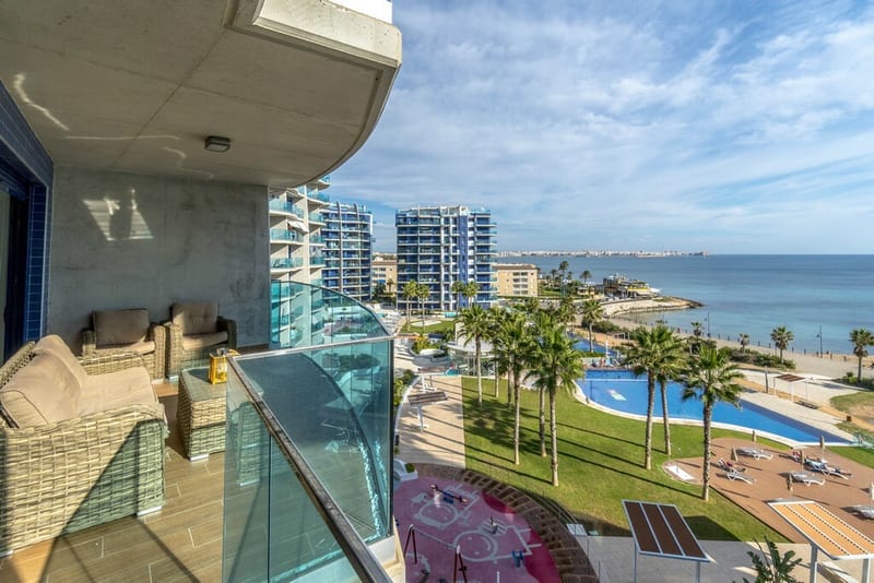 Open photo Listing photo