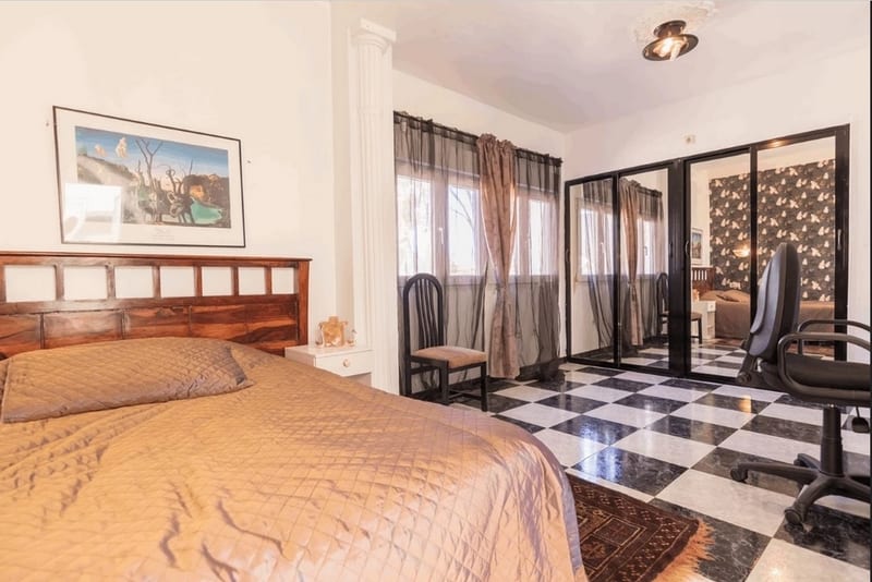 Open photo Listing photo
