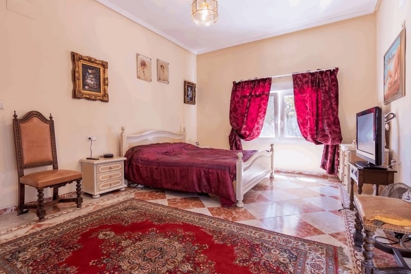 Open photo Listing photo