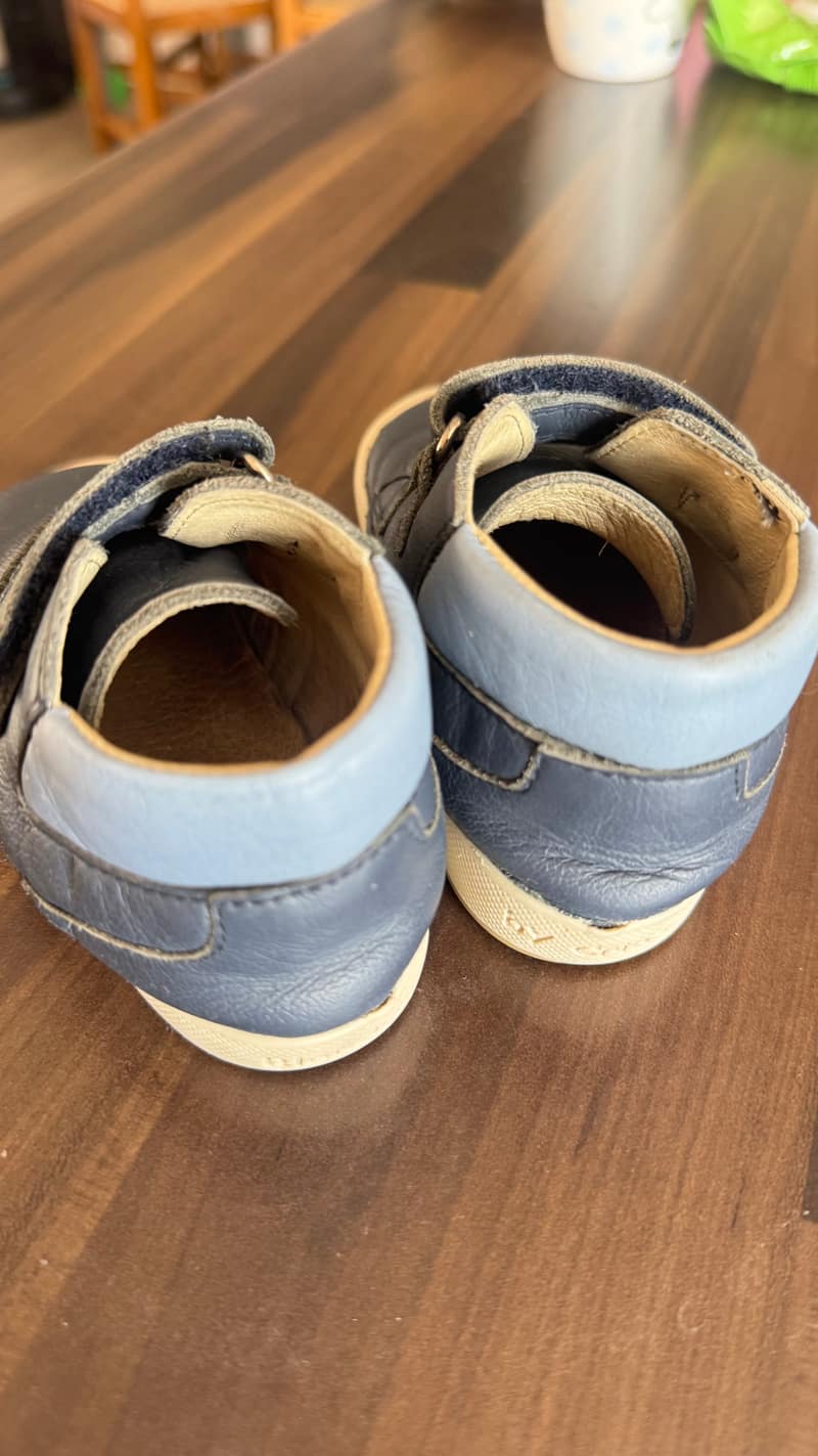 Open photo Listing photo