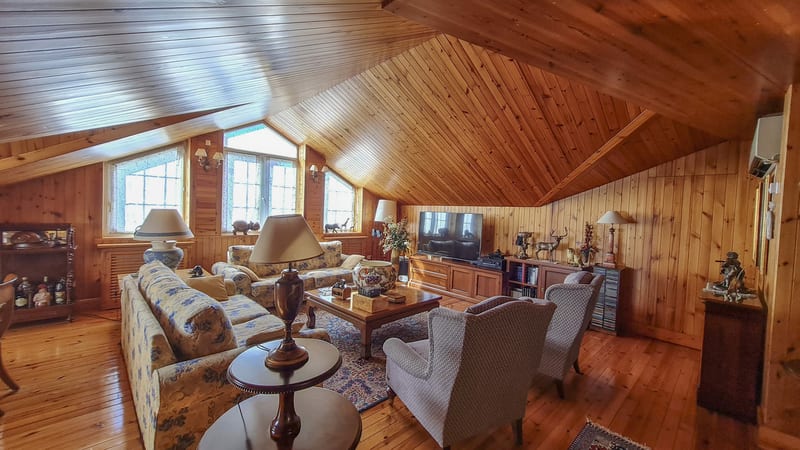 Open photo Listing photo