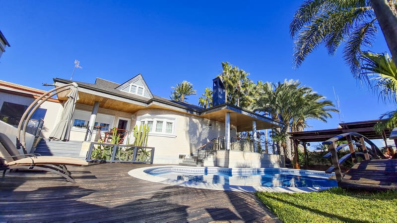 Open photo Listing photo