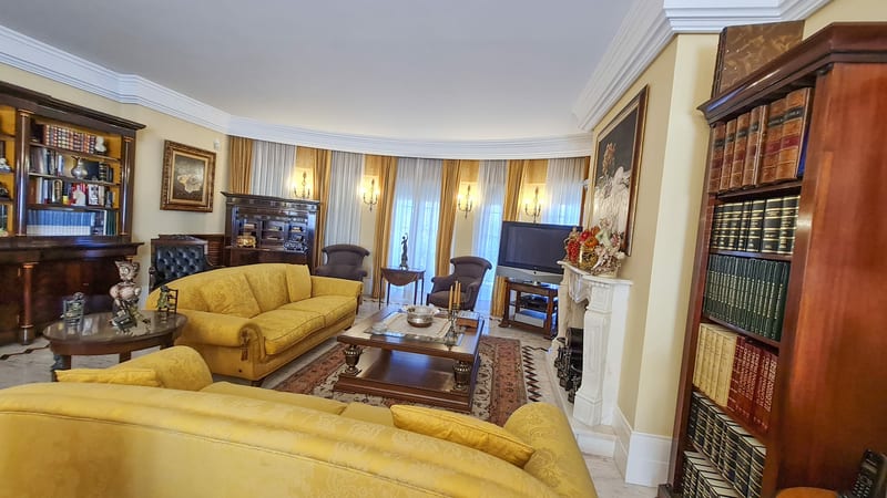 Open photo Listing photo