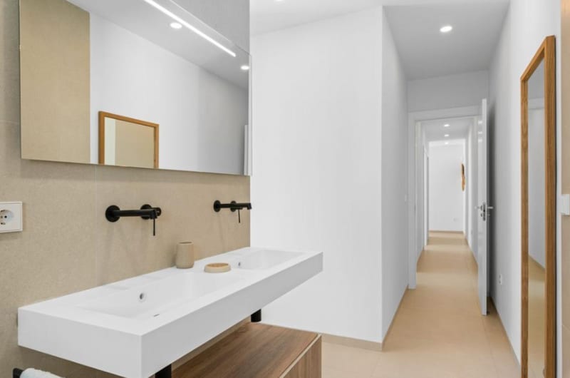 Open photo Listing photo
