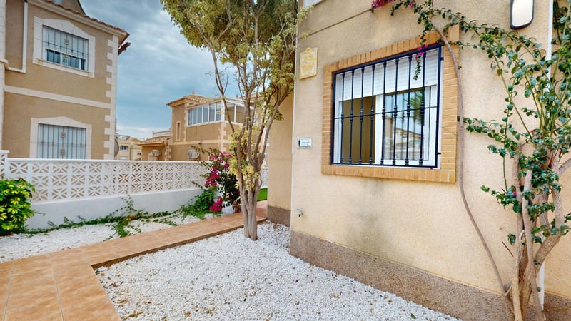 Open photo Listing photo