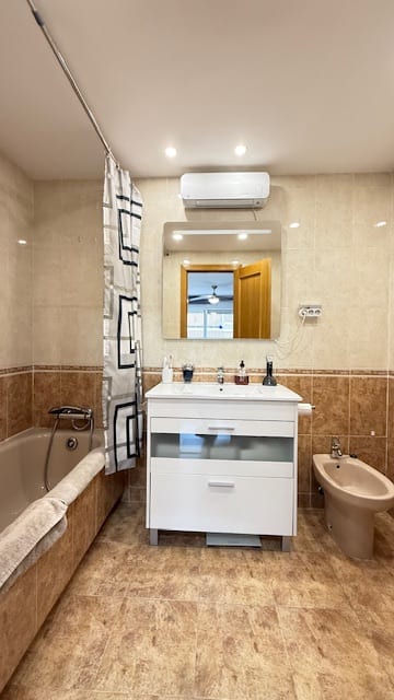 Open photo Listing photo