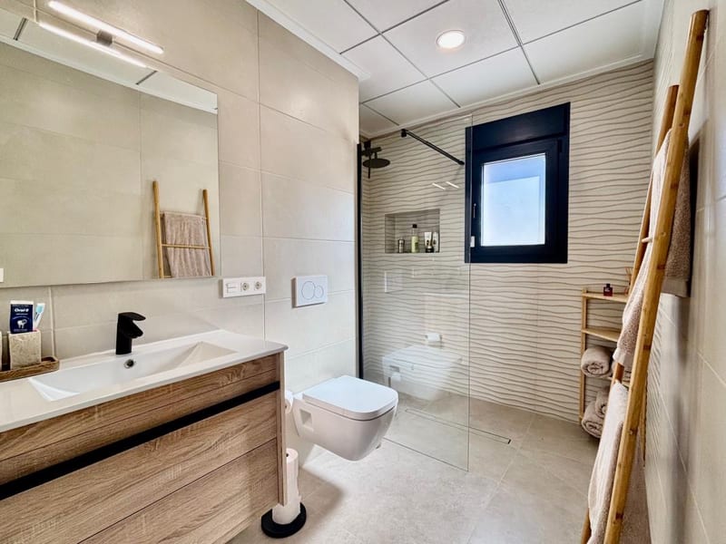 Open photo Listing photo