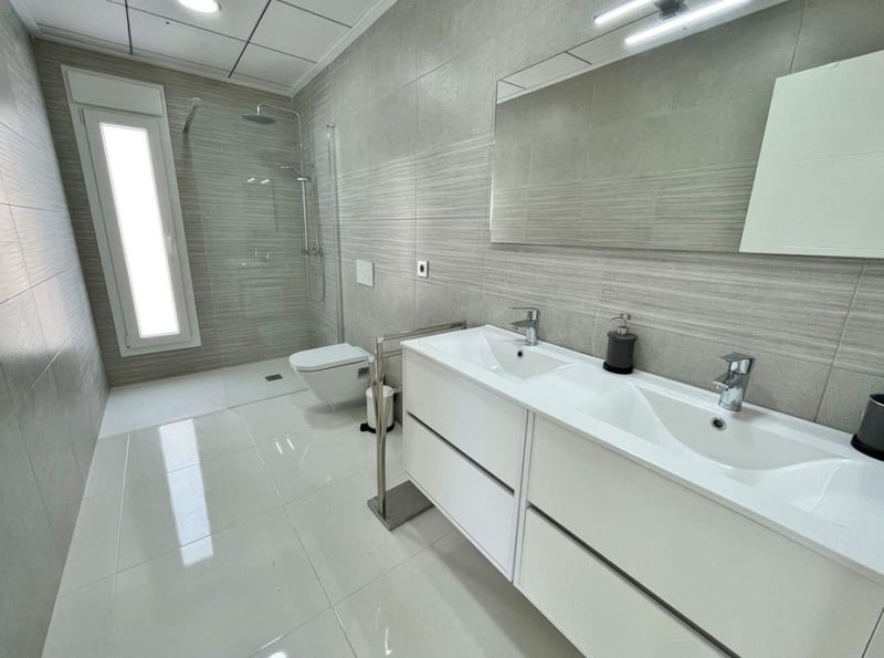 Open photo Listing photo