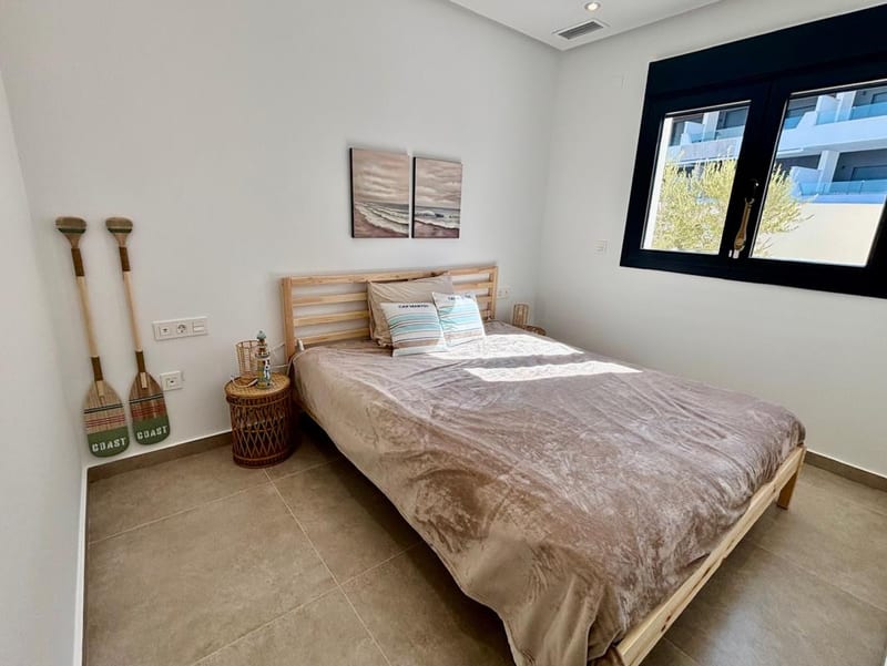 Open photo Listing photo