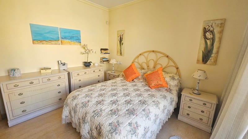 Open photo Listing photo