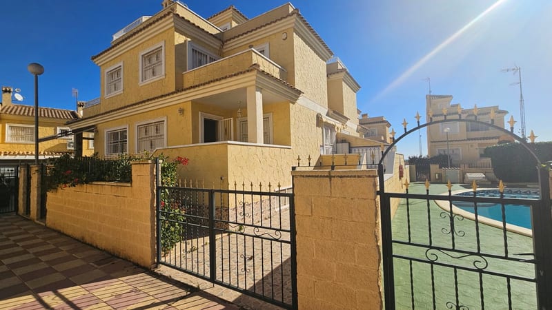 Open photo Listing photo