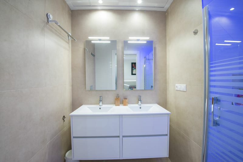 Open photo Listing photo
