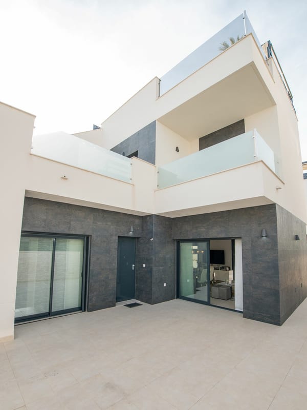 Open photo Listing photo