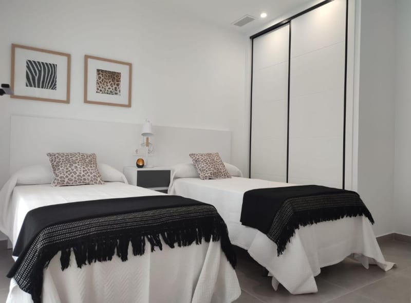 Open photo Listing photo