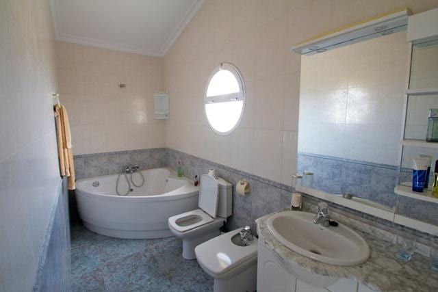 Open photo Listing photo