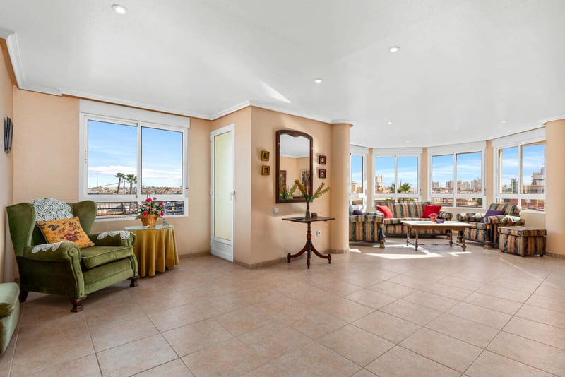 Open photo Listing photo