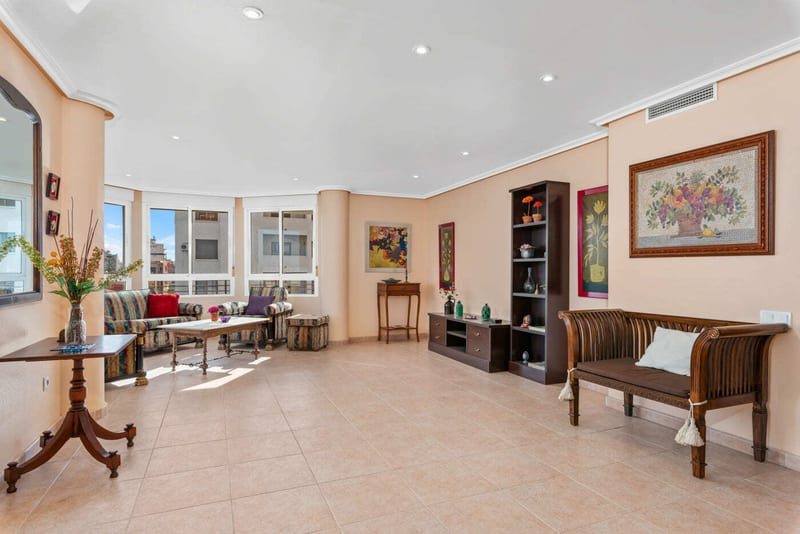 Open photo Listing photo