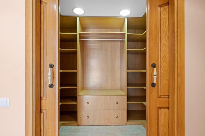Open photo Listing photo