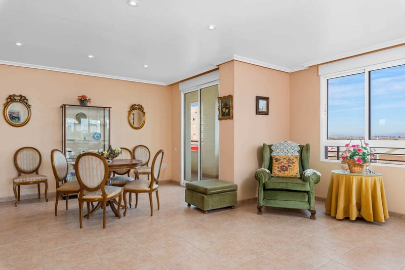 Open photo Listing photo