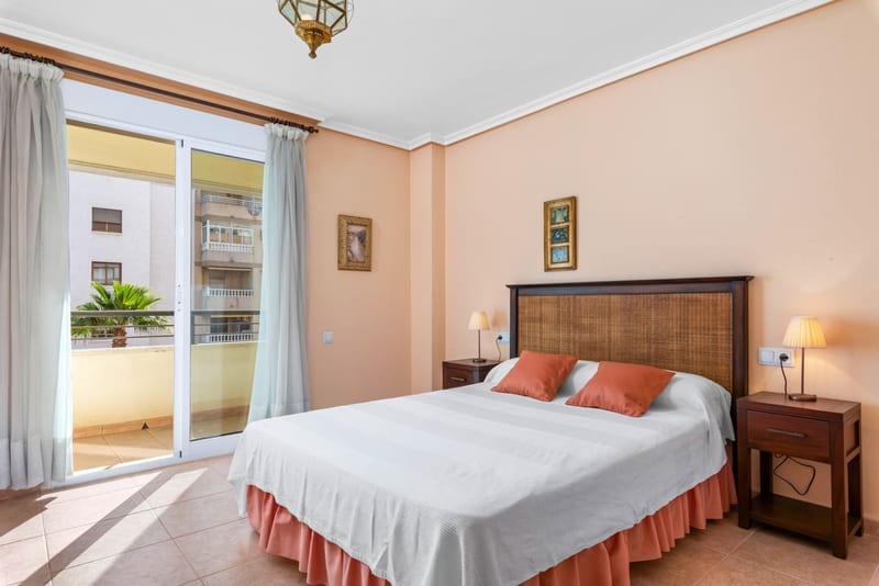 Open photo Listing photo