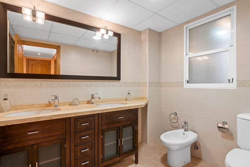 Open photo Listing photo