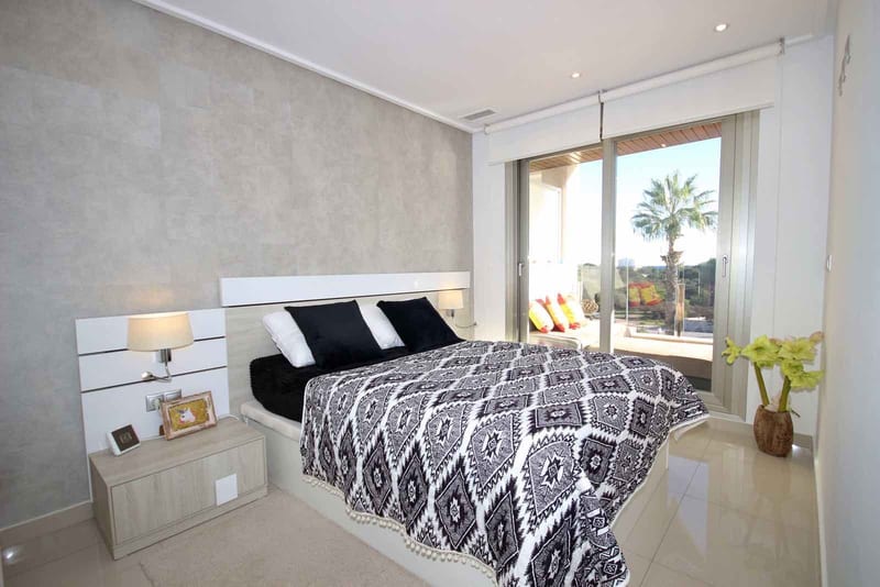 Open photo Listing photo
