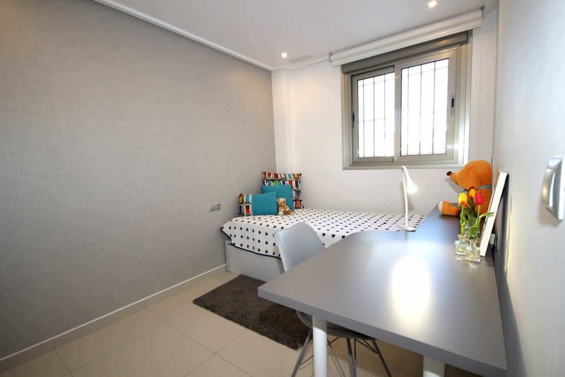 Open photo Listing photo