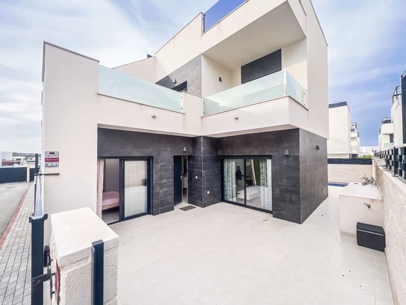 Open photo Listing photo