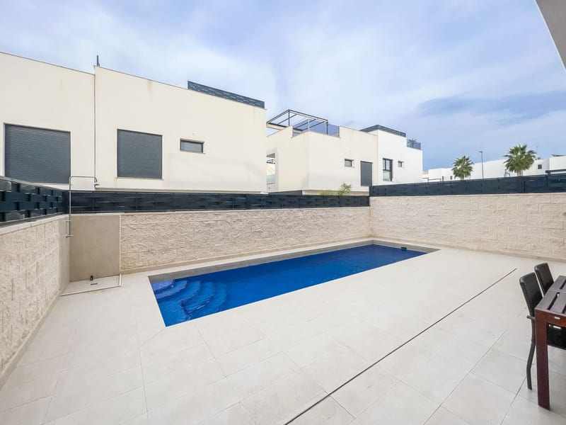 Open photo Listing photo