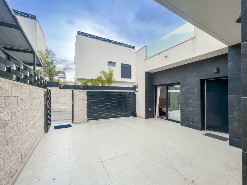 Open photo Listing photo