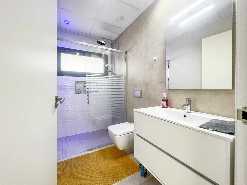 Open photo Listing photo