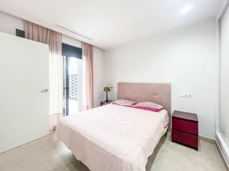 Open photo Listing photo