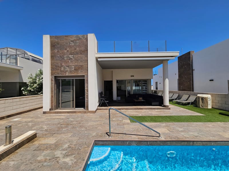 Open photo Listing photo