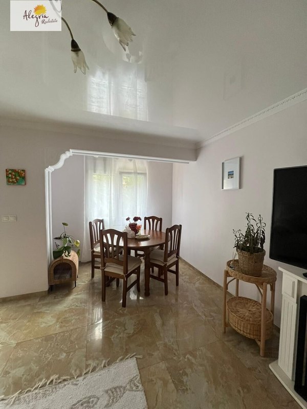 Open photo Listing photo
