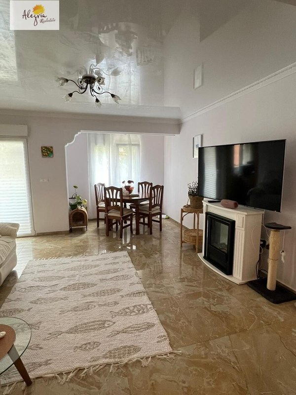 Open photo Listing photo