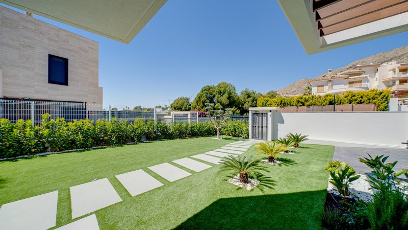 Open photo Listing photo