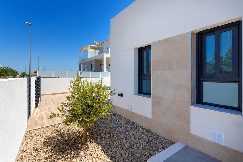 Open photo Listing photo
