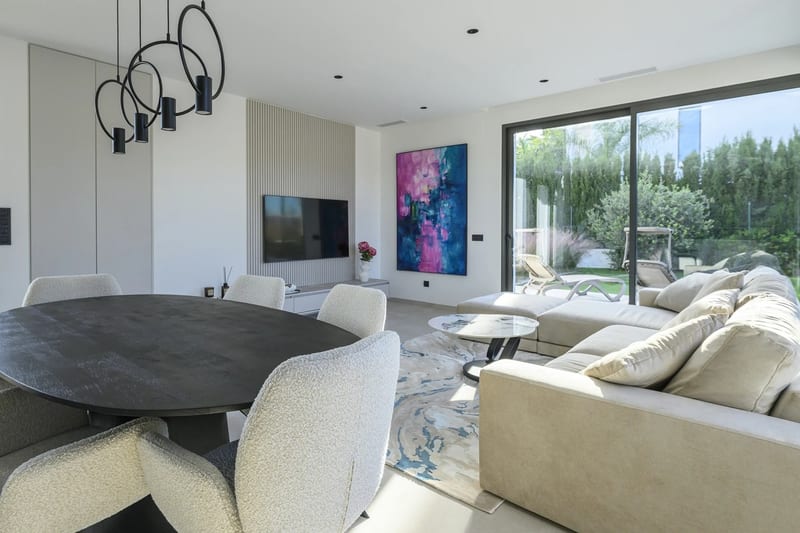 Open photo Listing photo