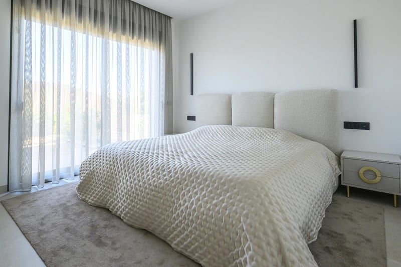 Open photo Listing photo