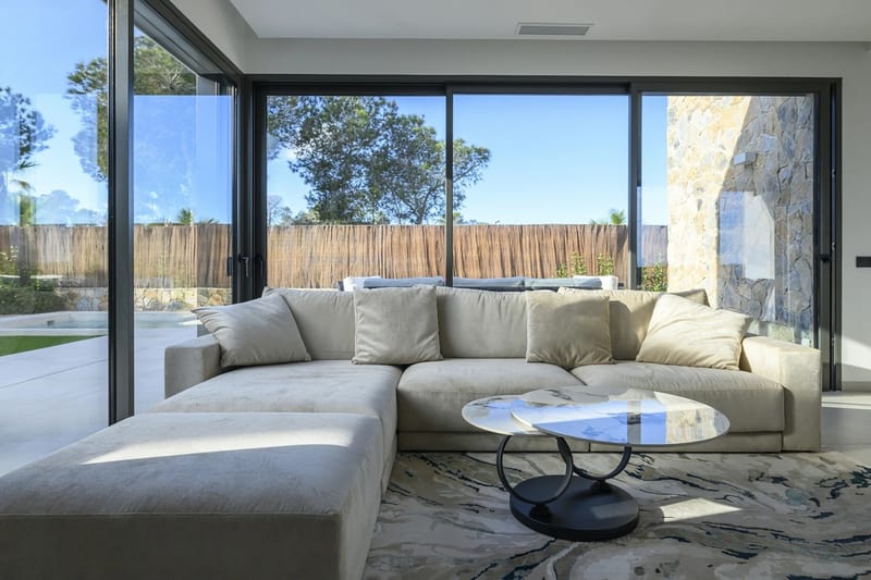 Open photo Listing photo