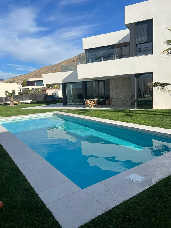 Open photo Listing photo