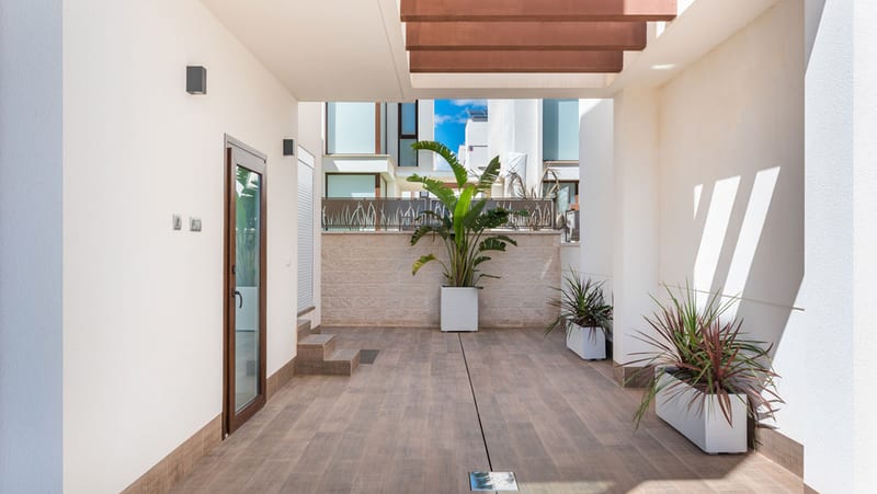 Open photo Listing photo