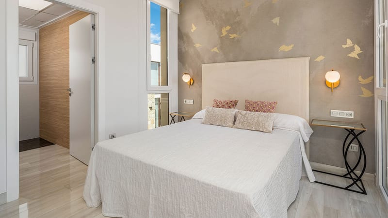 Open photo Listing photo