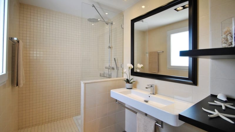 Open photo Listing photo