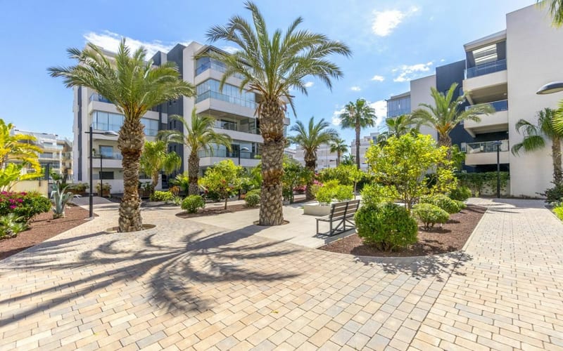 Open photo Listing photo