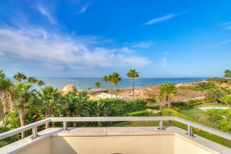 Open photo Listing photo
