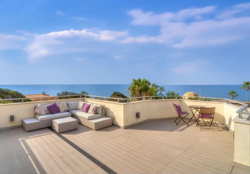 Open photo Listing photo