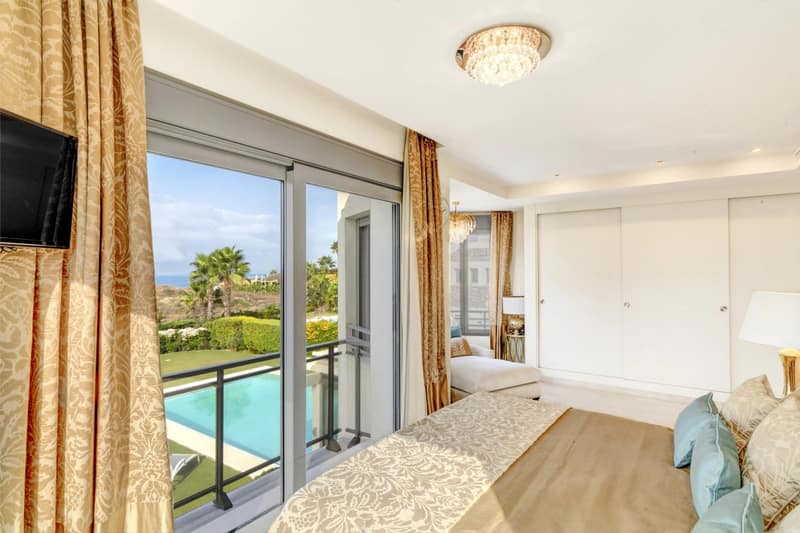 Open photo Listing photo