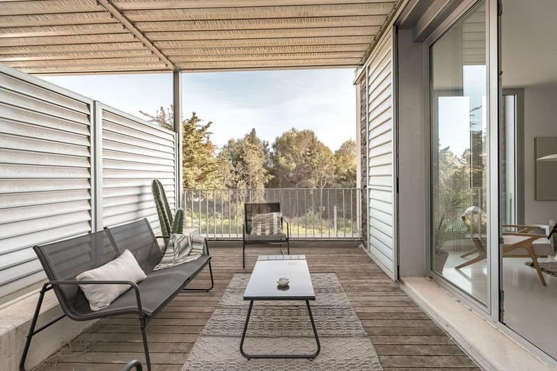 Open photo Listing photo