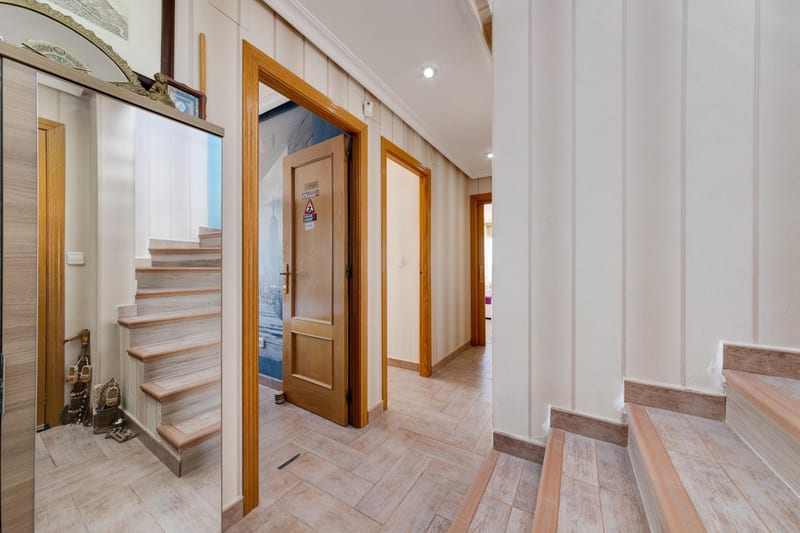 Open photo Listing photo